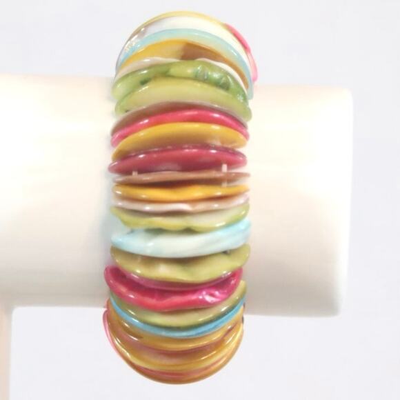 Colorful Semicircle Shell Stretch Bracelet - Picture 4 of 8